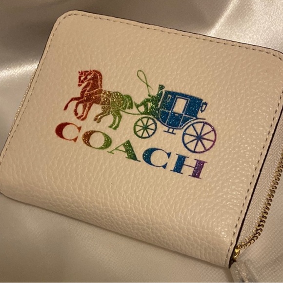 Coach Cream Wallet with Multicolor Logo NWT - Picture 1 of 1